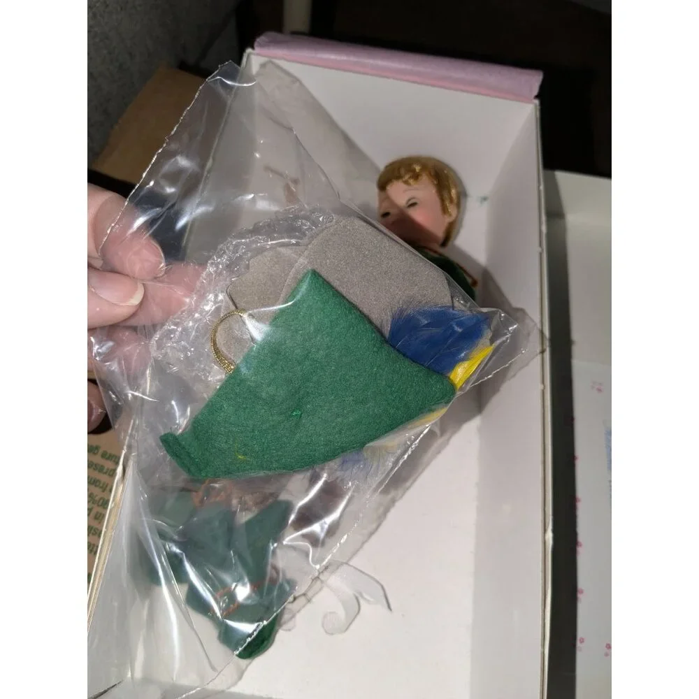Madame Alexander Peter Pan Doll 8" The Classic Friends #13660 box accessories - Picture 4 of 8
